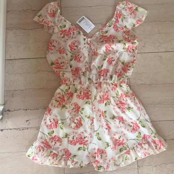 Floral romper small with tags - Picture 3 of 3