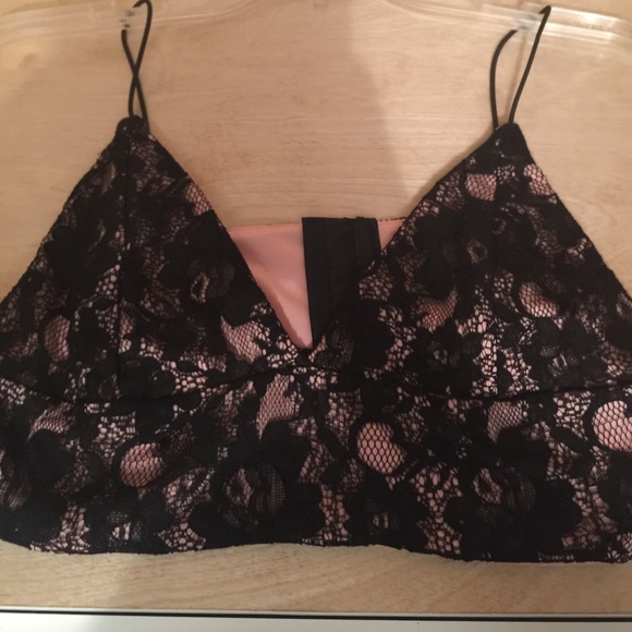 Black and pink crop top