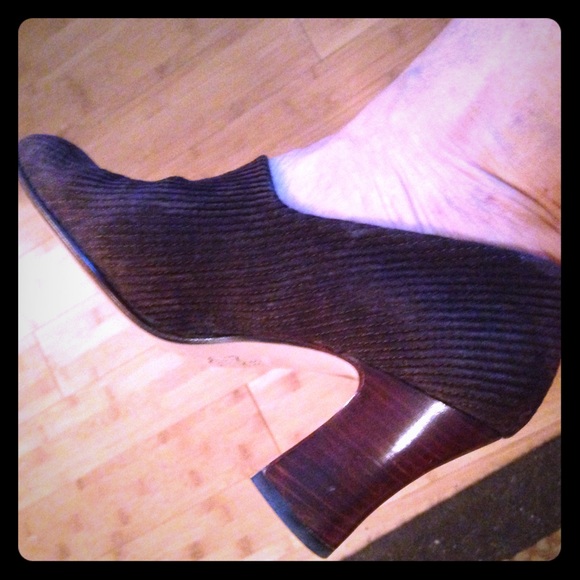 Shoes - Picture 1 of 1