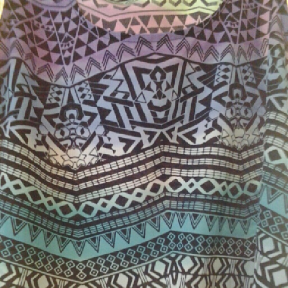 Forever 21 Multi colored crop top - Picture 2 of 2