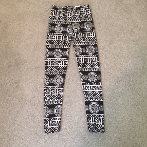Tribal patterned leggings