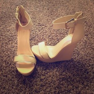 Nude Wedges