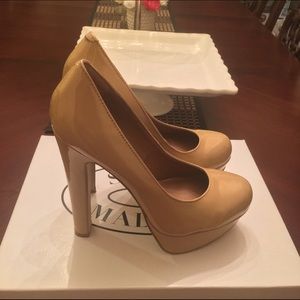 Steve Madden Nude Pumps