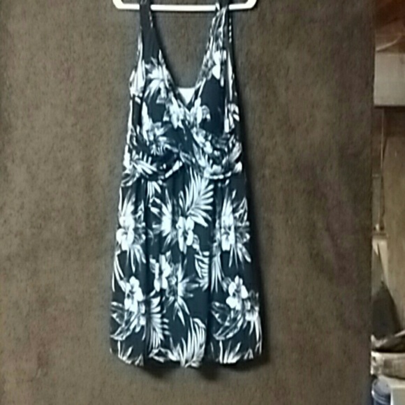 Black&White Hibiscus Floral Print