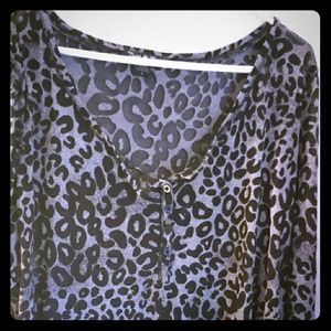Torrid twist tees sheer shirt size 3 EUC