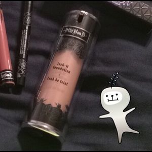Kat Von d lock it foundation in shade 46.