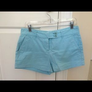 Vineyard Vines Light Shorts (size 6)