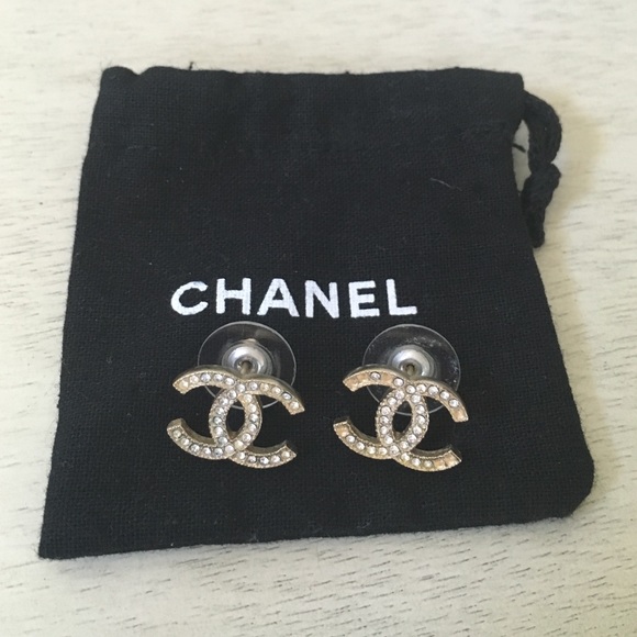 🚫SOLD🚫CHANEL CC Logo crystal earrings - Picture 1 of 3