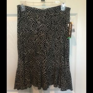 New! Skirt
