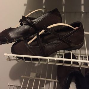 Leather and suede Sketchers