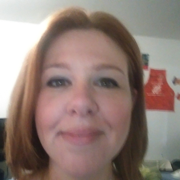 Meet your Posher, Kate - Picture 2 of 3