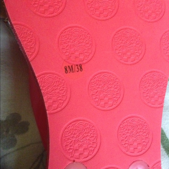 Sandals - Picture 3 of 3