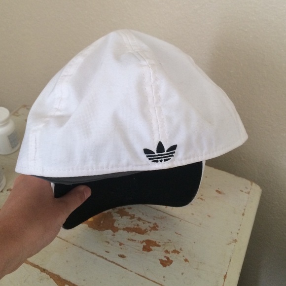 Adidas hat - Picture 2 of 3