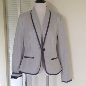 BEAUTIFUL BLAZER.