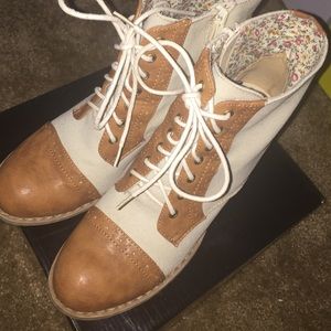 Cute ankle 2 tone ankle boots