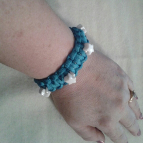 Paracord Bracelet with White Stars
