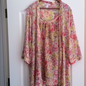 OSCAR DE LA RENTA nightgown and robe pair
