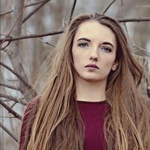 Meet your Posher, Caitlin