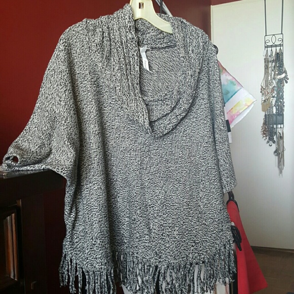 Grey fringed cowl neck - Picture 1 of 2