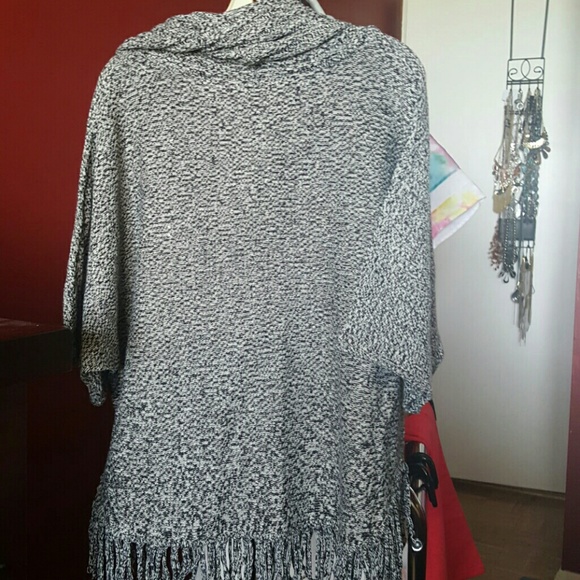 Grey fringed cowl neck - Picture 2 of 2