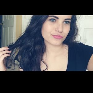 Meet your Posher, Cassandra