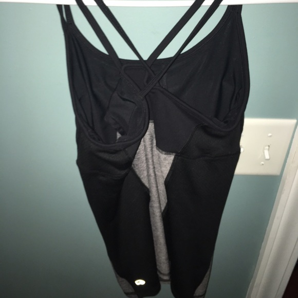 Workout top! - Picture 3 of 3