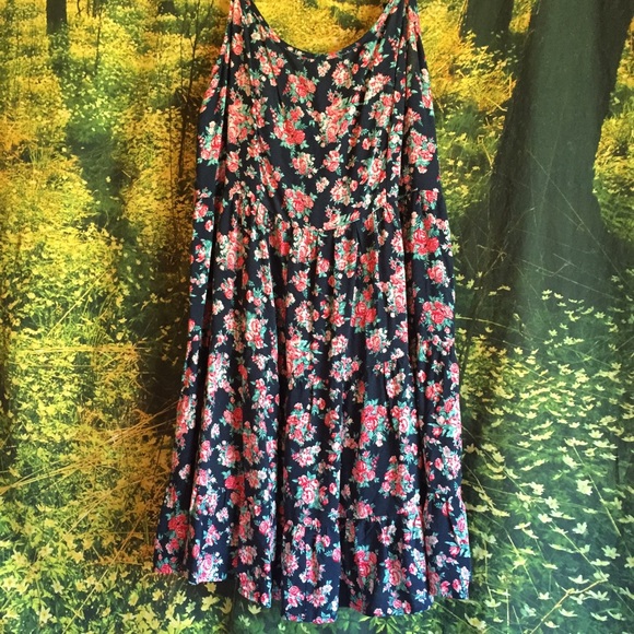 Forever 21 Dresses & Skirts - Floral plus size dress