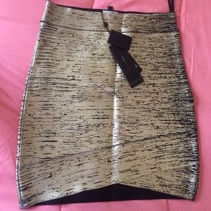 New BCBG Maxazria M skirt
