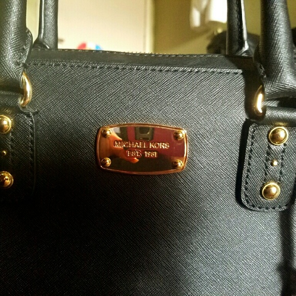 Authentic MK - Picture 3 of 4