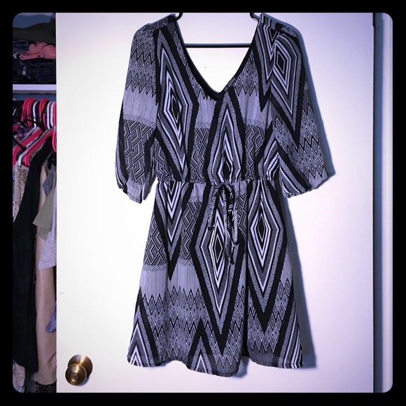 Dress with sheer sleeves - Picture 1 of 3