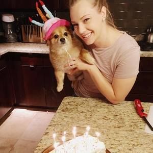 Meet your Posher, Caitlin