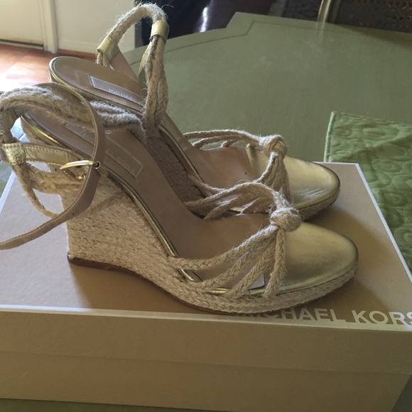Michael kors shoe - Picture 2 of 2