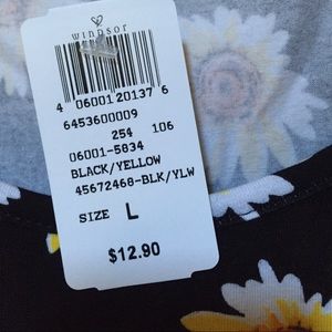 WINDSOR Tops - Never Worn Floral Crop Top! WINDSOR Tops - Never Worn Floral Crop Top!
