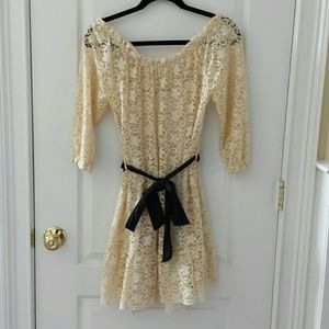 *sale* NWOT Cream lace dress