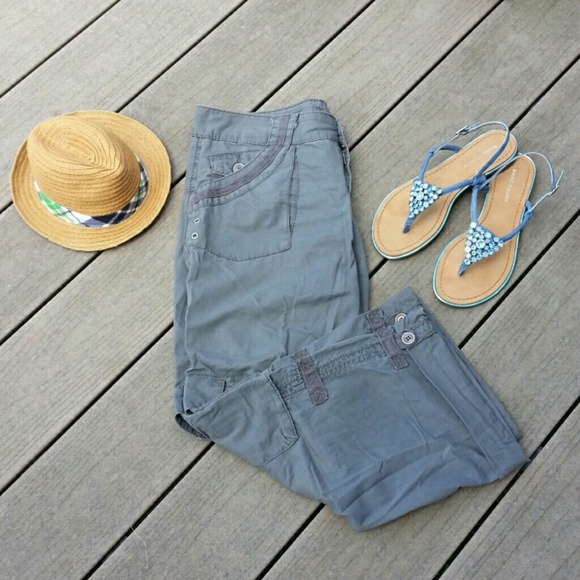 Pants - Gray cargo capri