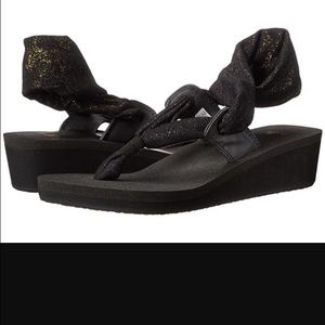 New ❤️ Sanuk Black Metallic Yoga Mat Wedge Sandal