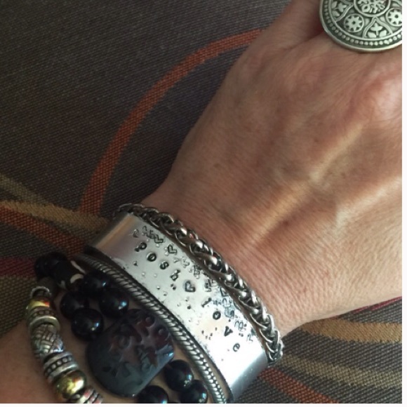 CLOSED NOW @wenrelas_boutiq - Picture 3 of 4