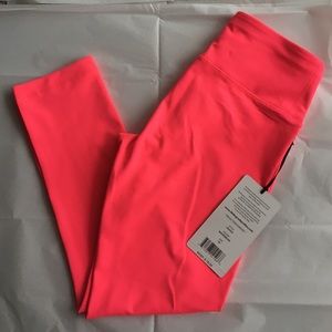 90° cropped workout pants