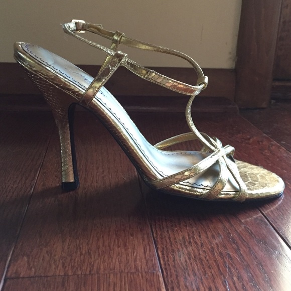 Gold heels - Picture 2 of 4