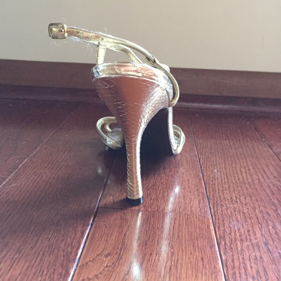 Gold heels - Picture 4 of 4