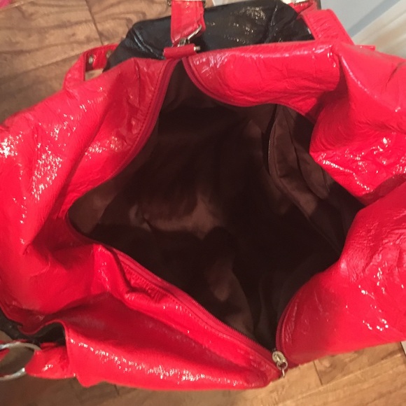 Weekender - Picture 2 of 2