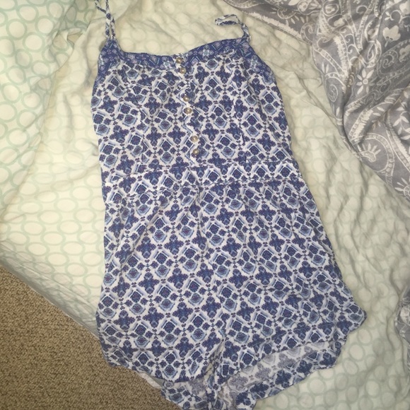 Adorable Patterned Romper!!! Worn Once - image 1