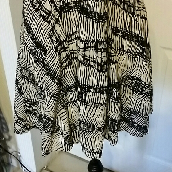 Mini Skirt - Picture 2 of 3