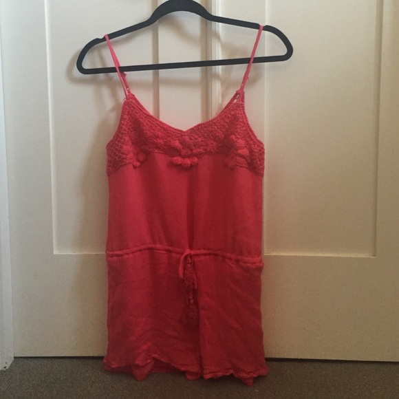 ❗️SOLD❗️🌸 Romper 🌸