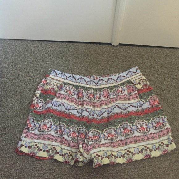 ❗️SOLD❗️AE patterned soft short