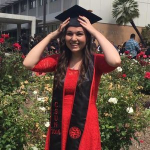 Meet your Posher, Laura