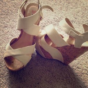 Beige/ Tan Wedges🌸