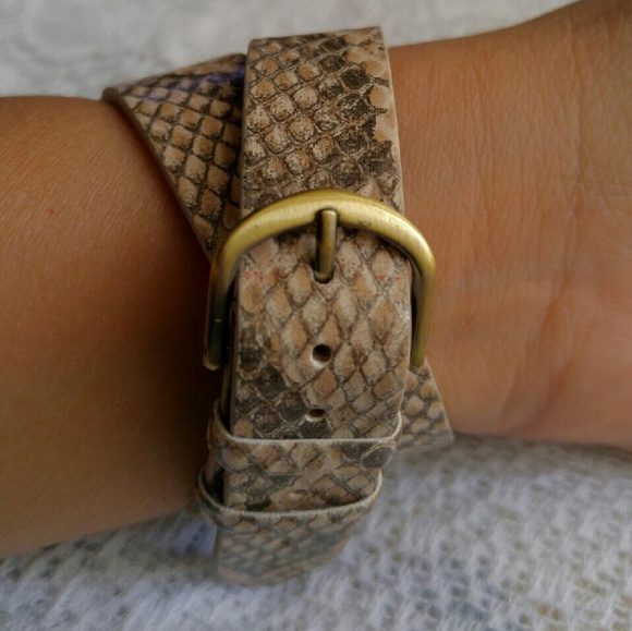 ***SOLD*** Faux Snakeskin Strap Double Wrap Watch - Picture 3 of 3