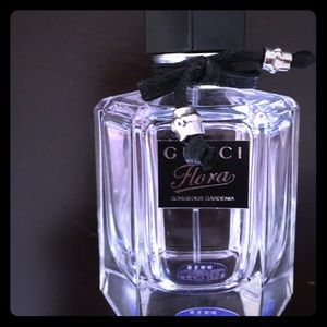 🌷🌷Gucci Flora Perfume🌷🌷 (1/2 of the bottle).