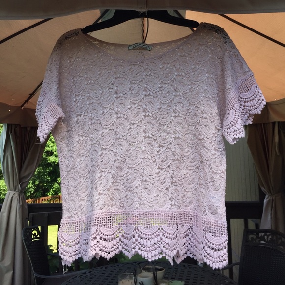 Light pink lace T